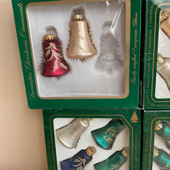 ✨  Sears Roebuck Christmas Bell Ornaments – 1980s European Glass Set of 20 Bells - Picture 4 of 8
